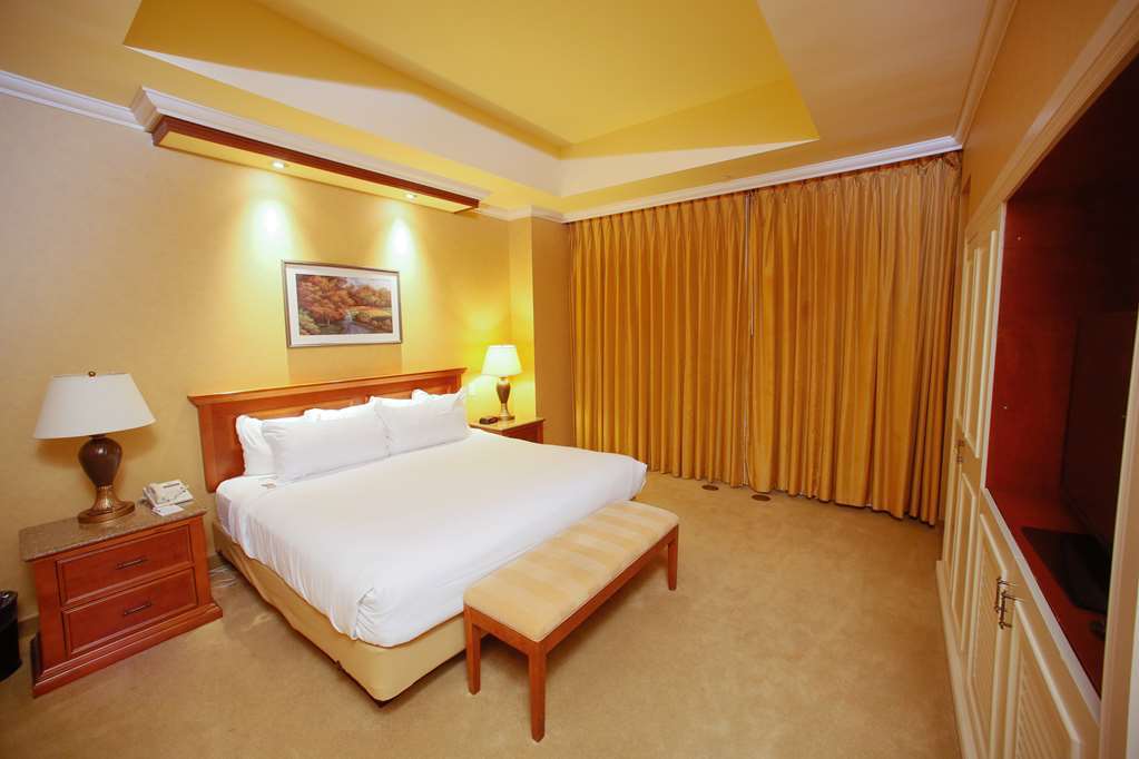 Harrahs N.Kc Casino Hotel North Kansas City Room photo